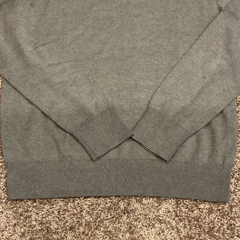 Banana Republic Men's Light Gray Crewneck Sweater, Size S - Picture 3 of 5